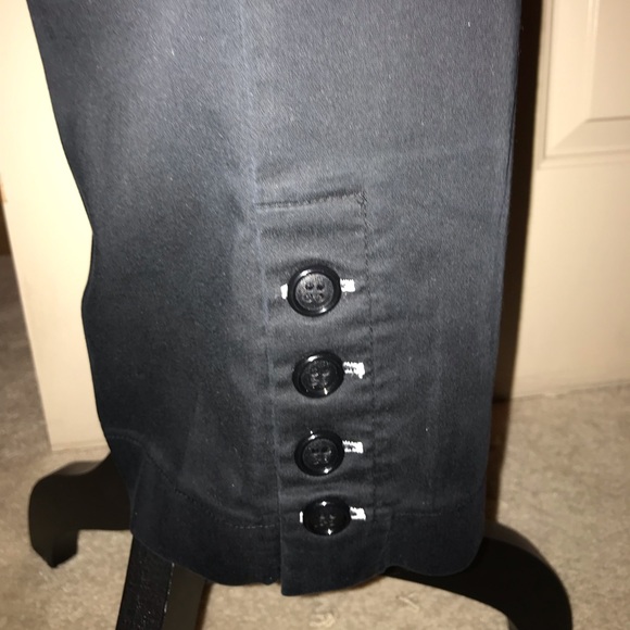 White House Black Market capri’s. Size 10 - Picture 3 of 8